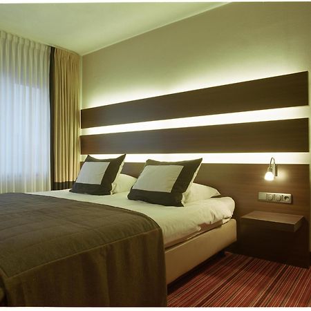 Hotel Restaurant De Zwaan ราลเทอ ภายนอก รูปภาพ